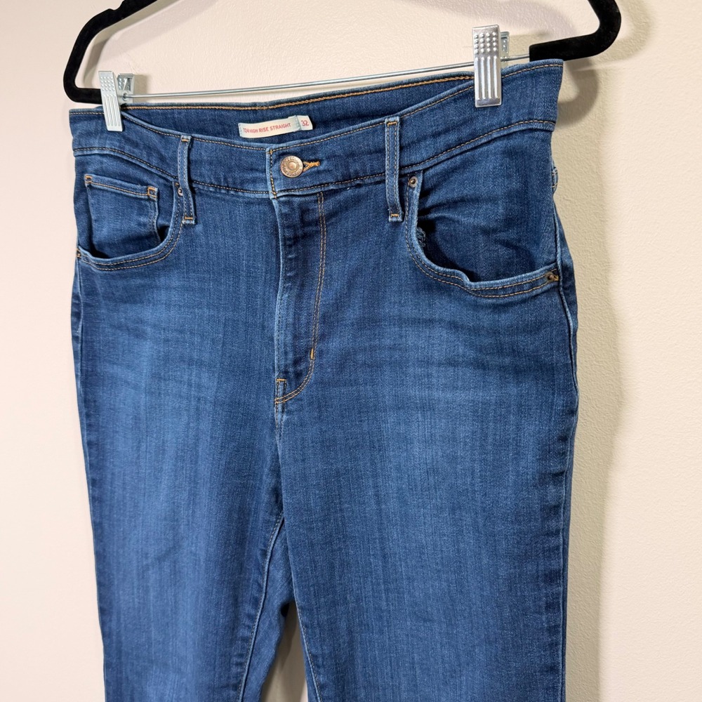 Levi's 724 High Rise Straight Denim Blue Jeans (32x30) Classic Clean Dark Wash - Picture 3 of 15
